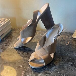 Elegant Tan Women's Heels